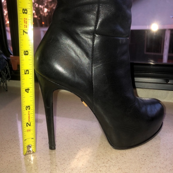 Black leather boots - Picture 7 of 8